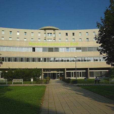 Kolej Akademie Hotel Бърно Екстериор снимка