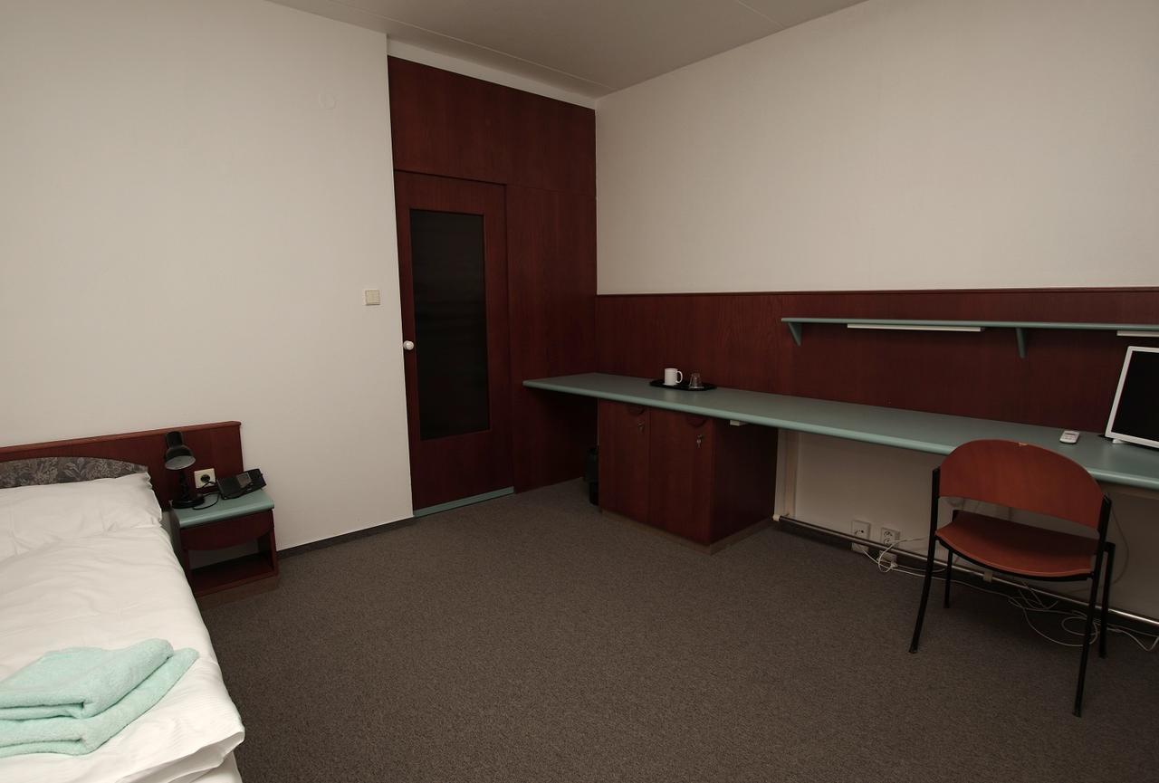 Kolej Akademie Hotel Бърно Екстериор снимка