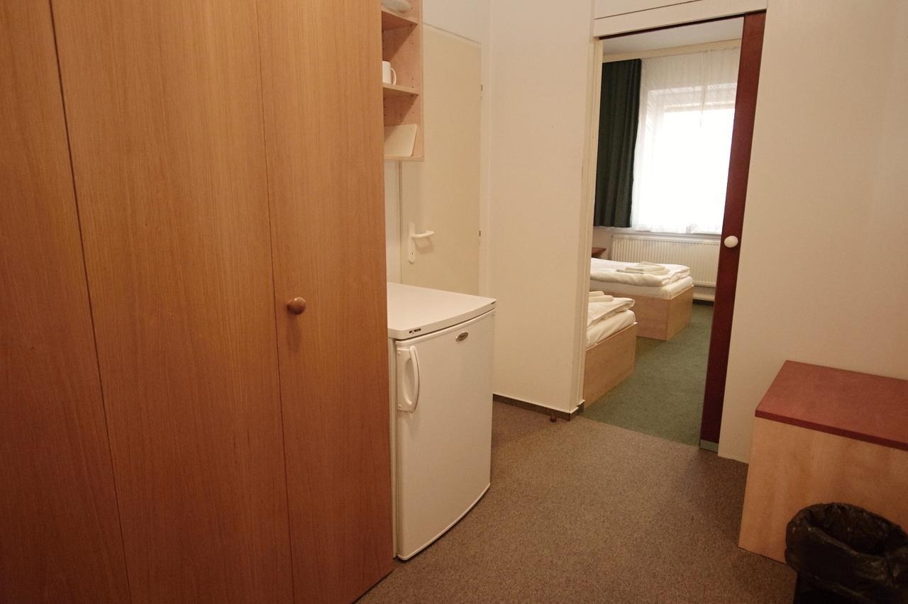 Kolej Akademie Hotel Бърно Екстериор снимка