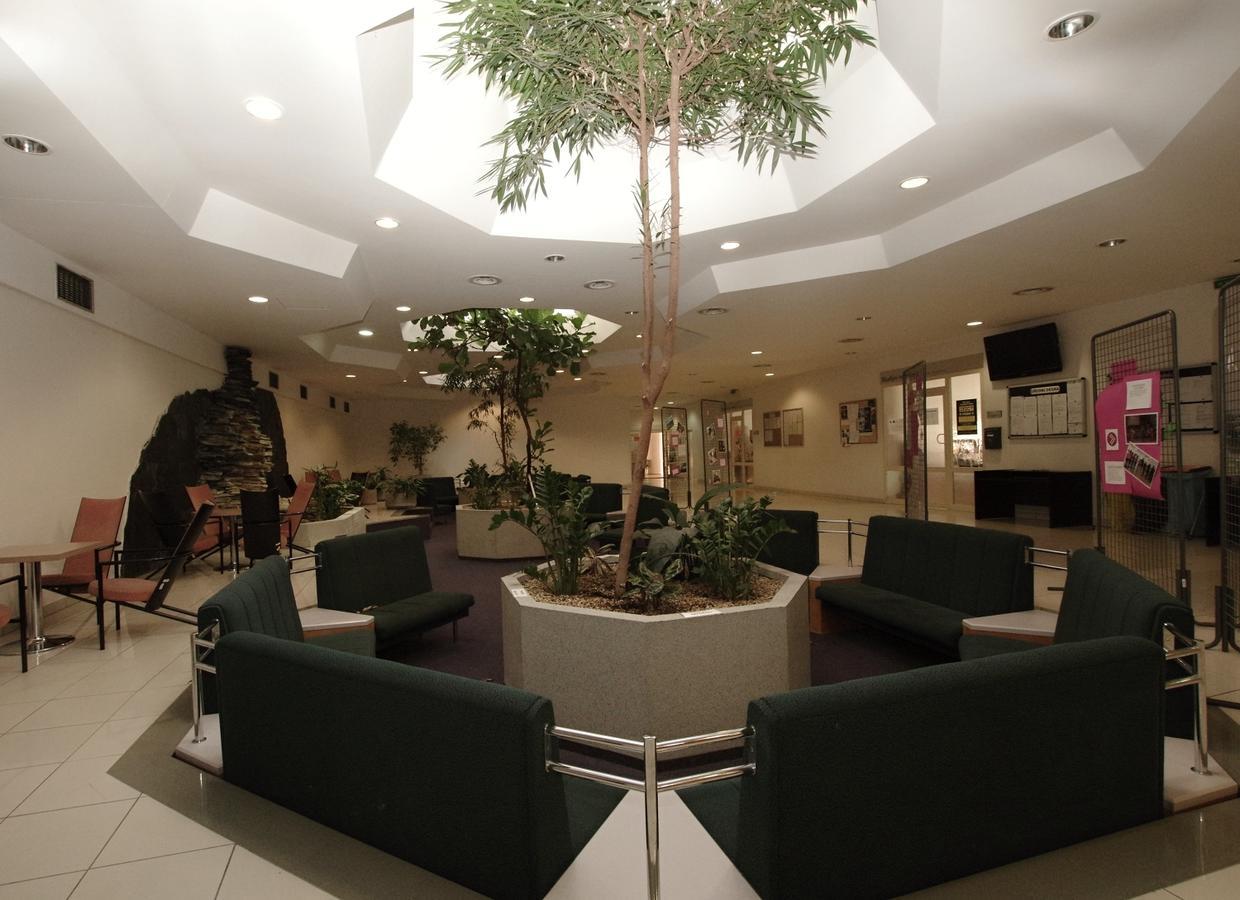 Kolej Akademie Hotel Бърно Екстериор снимка