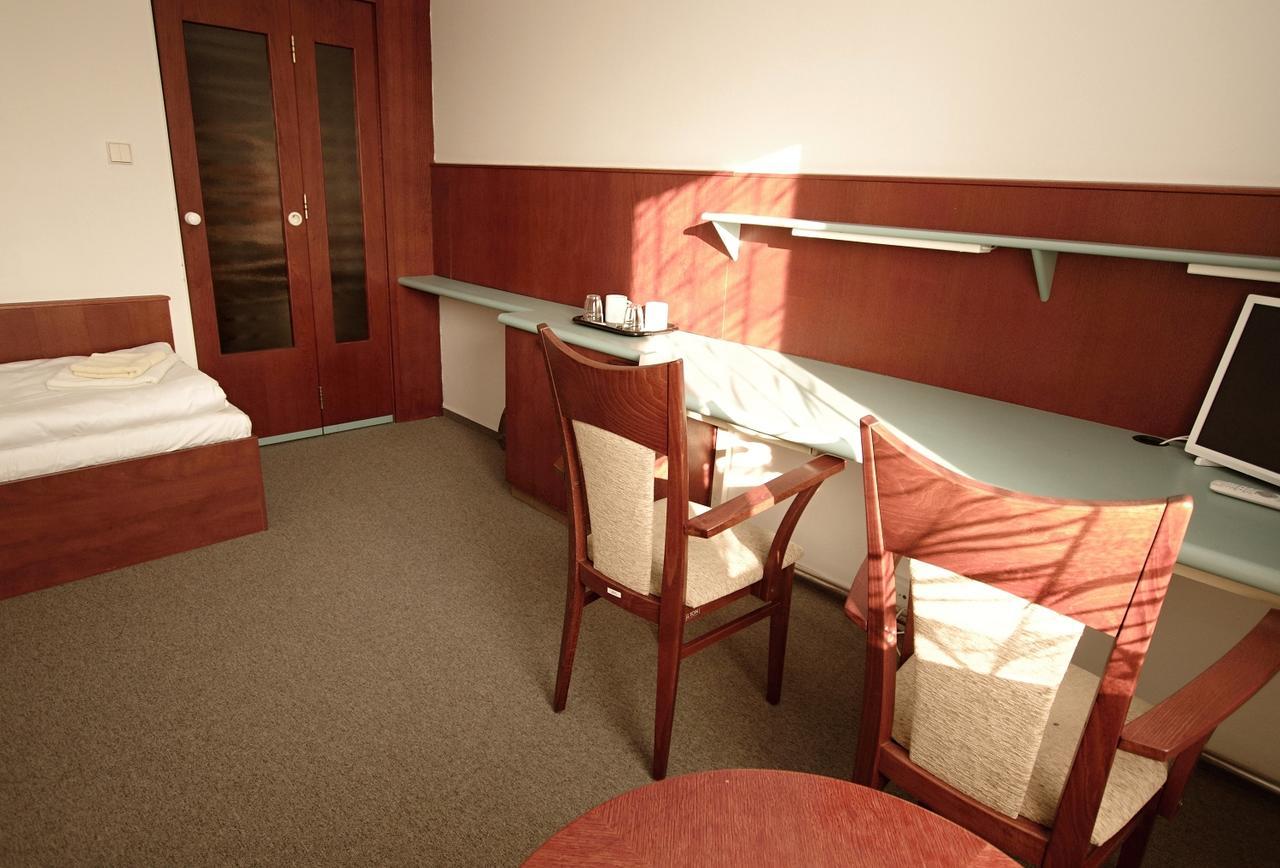 Kolej Akademie Hotel Бърно Екстериор снимка